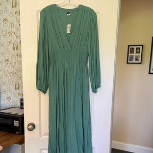 Old Navy Green Long Sleeve Dress